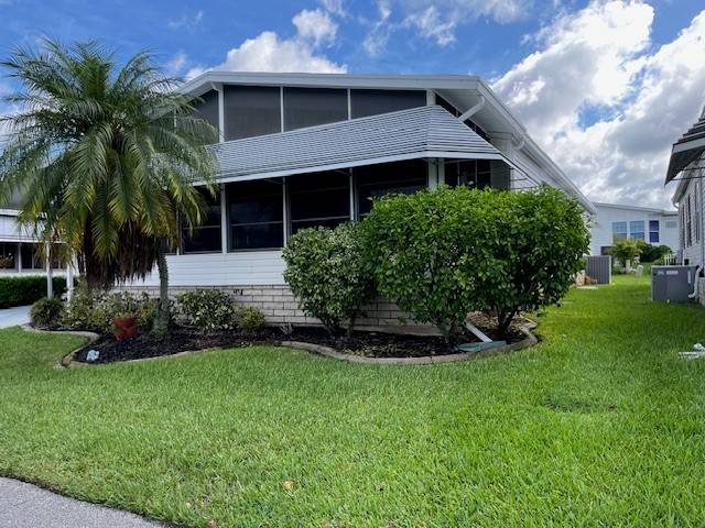 2434 Crooked Stick Drive a Winter Haven, FL Mobile or Manufactured Home for Sale